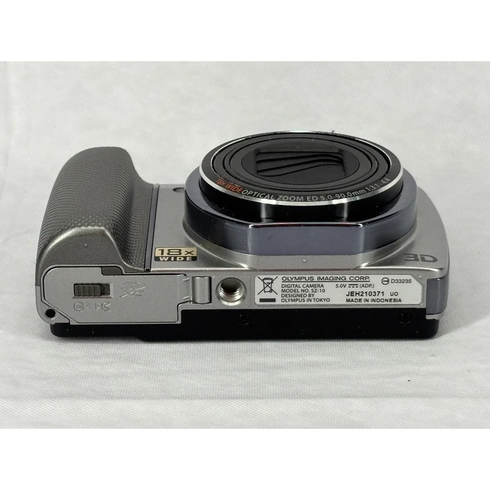 Olympus SZ-10 14MP 18x Optical Zoom‎ Digital Camera Silver Bundle SZ-10
